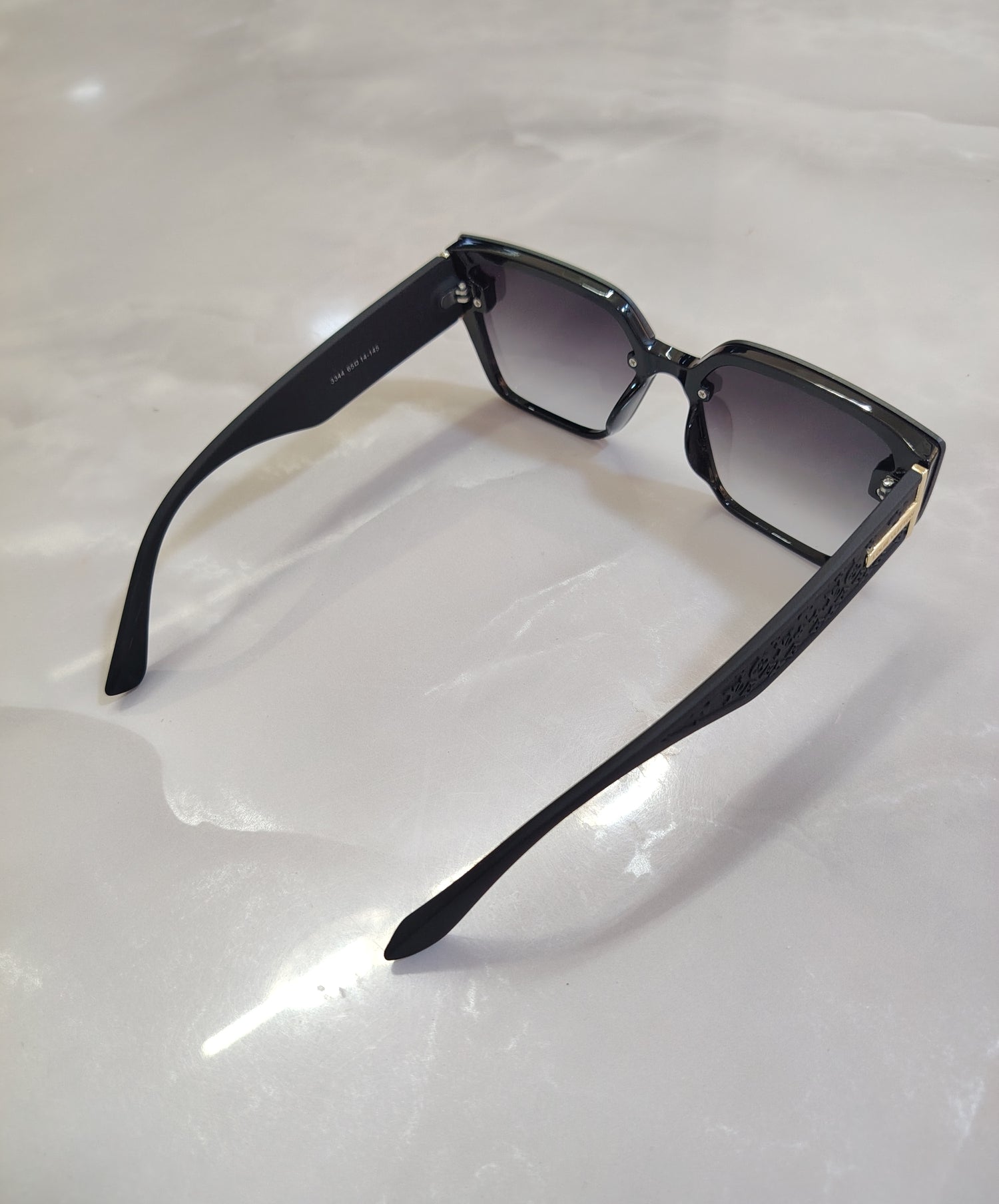 Louis Vuitton Oversized Geometric Cat-Eye Sunglasses  – Black & Gold Unisex Birthday Gift