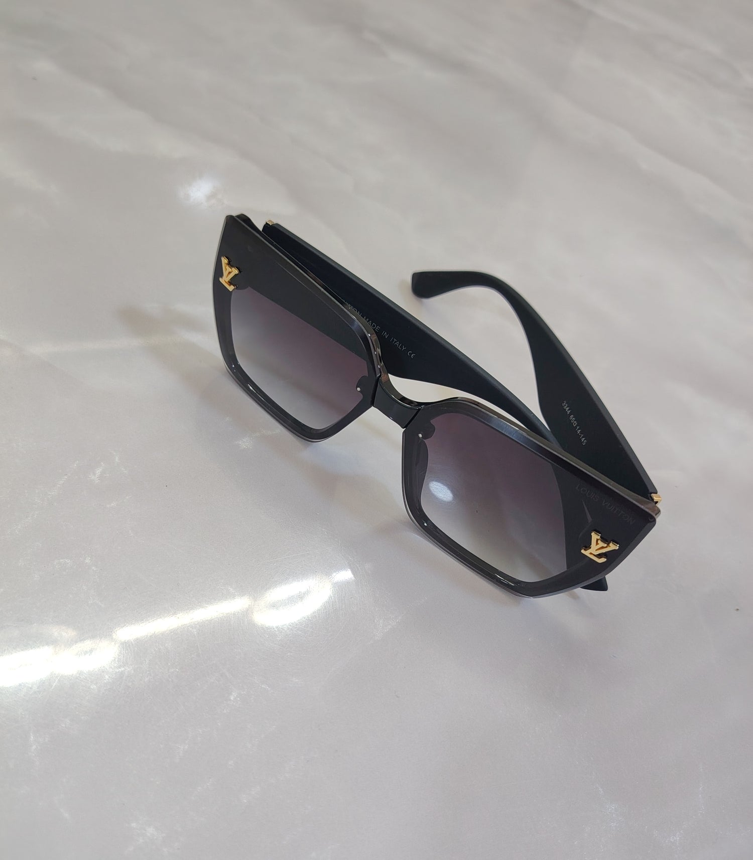 Louis Vuitton Oversized Geometric Cat-Eye Sunglasses  – Black & Gold Unisex Birthday Gift