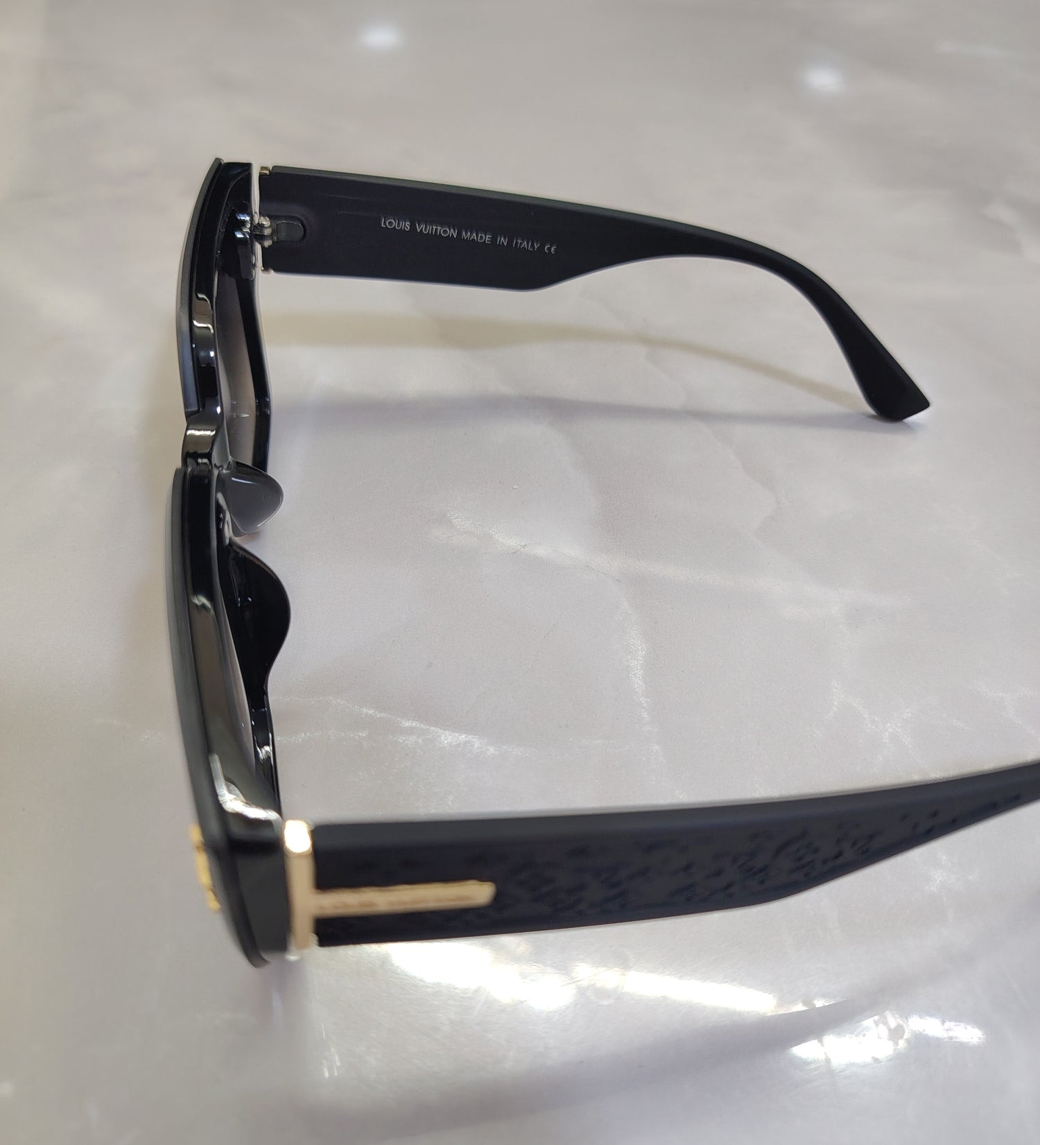Louis Vuitton Oversized Geometric Cat-Eye Sunglasses  – Black & Gold Unisex Birthday Gift